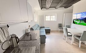 Bolzano 2-Room Central Mountain View, Wifi Netflix Ac Lift